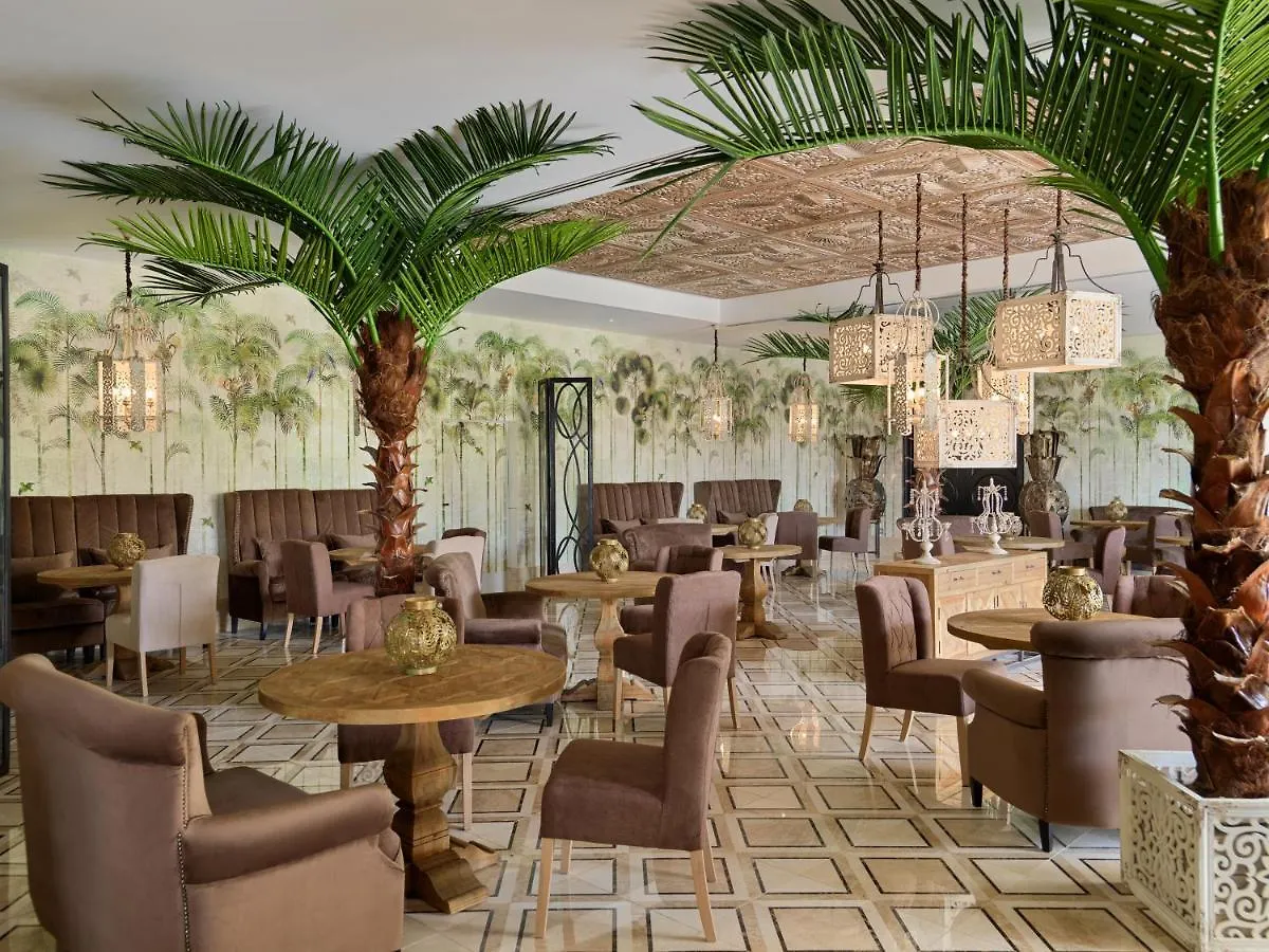 Royal River, Luxury Hotel - Adults Only 阿德耶