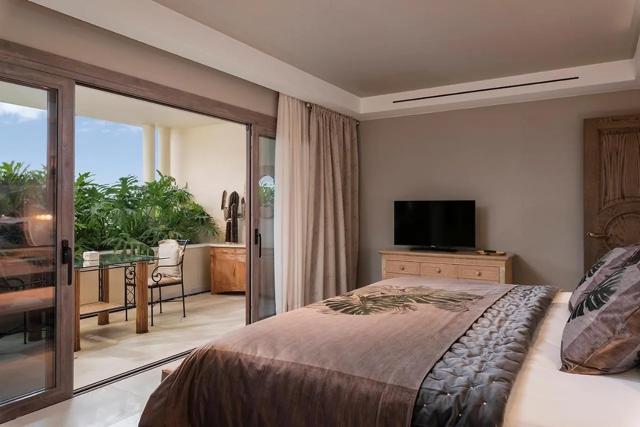 Royal River, Luxury Hotel - Adults Only 阿德耶