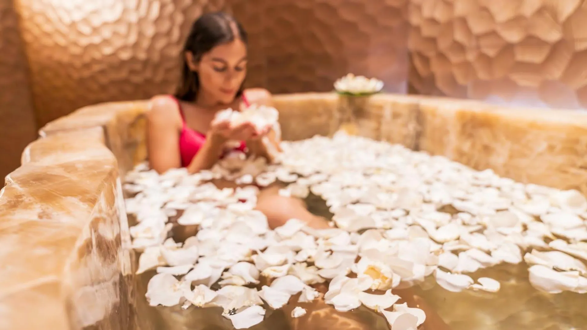 Royal River, Luxury Hotel - Adults Only 阿德耶
